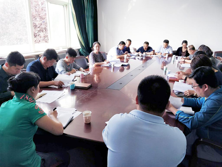 学校召开审核评估预评估工作会议